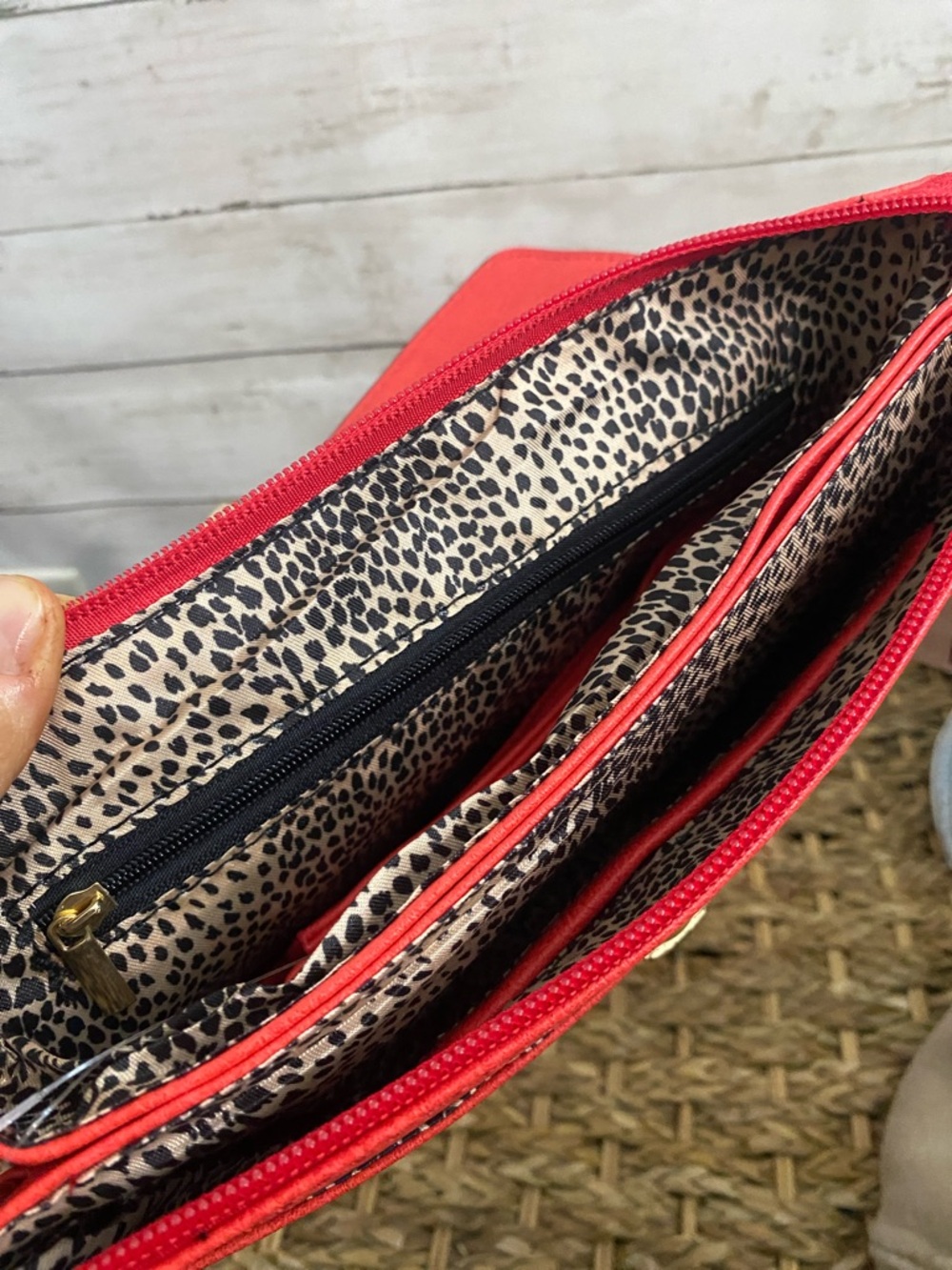 Isabelle Bright Orange/Red Faux-Leather Crossbody Clutch NWT❗️ - Picture 4 of 5